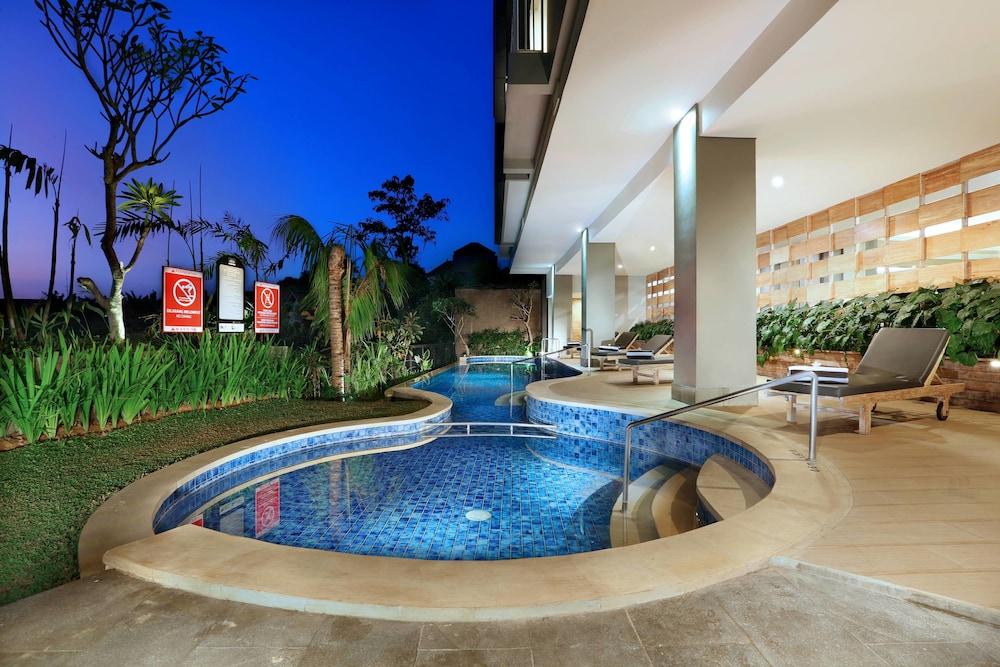Neo Denpasar By Aston Hotel Exterior photo