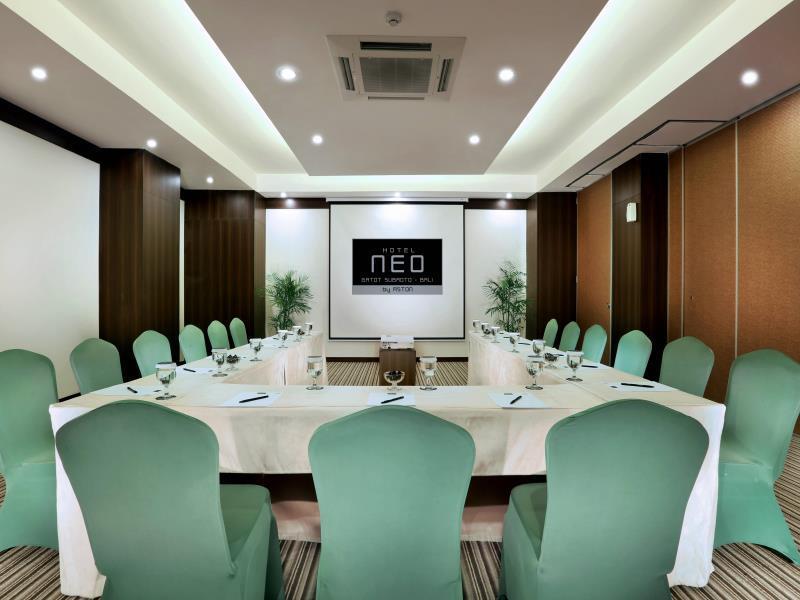 Neo Denpasar By Aston Hotel Exterior photo