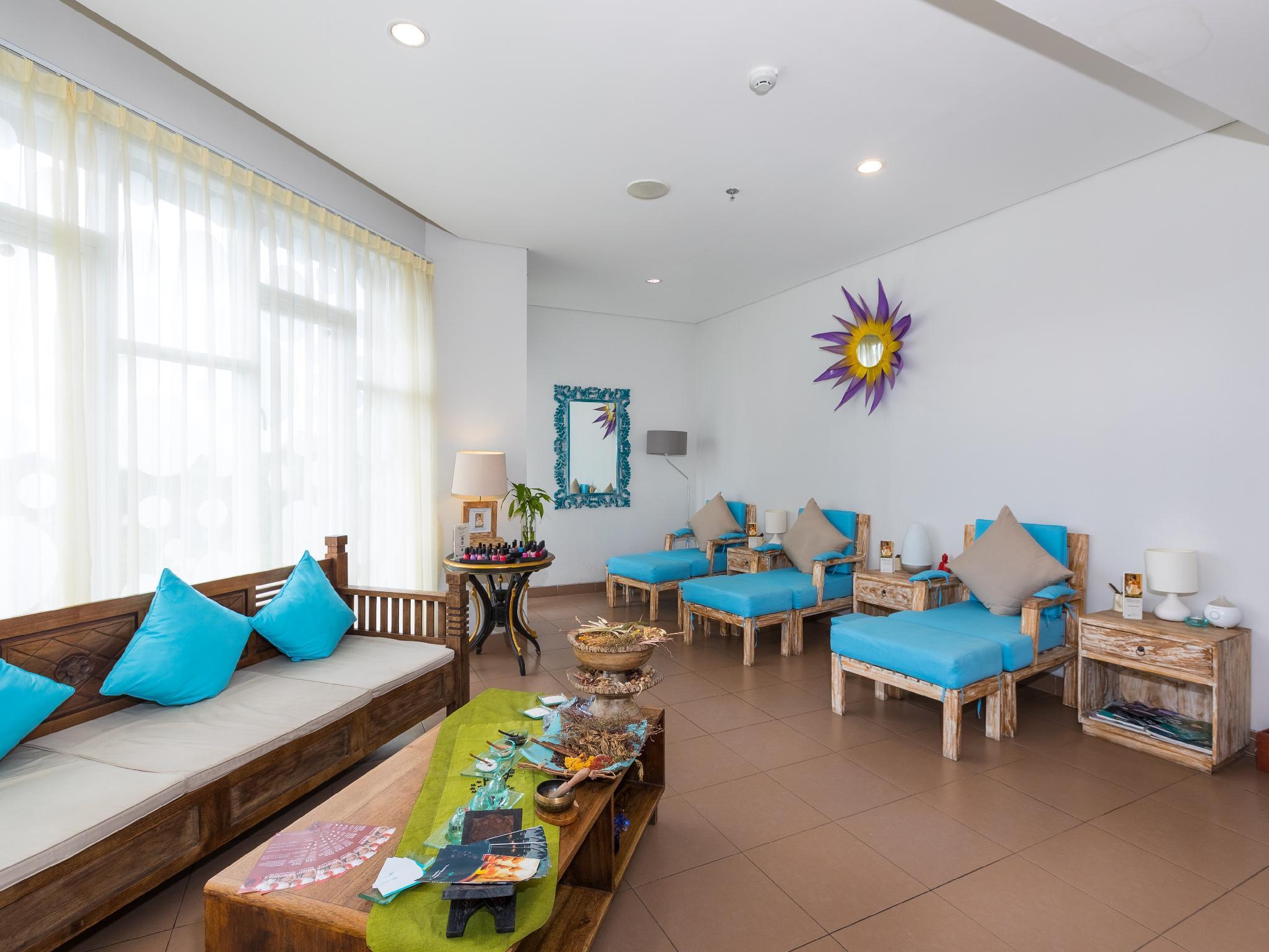 Neo Denpasar By Aston Hotel Exterior photo