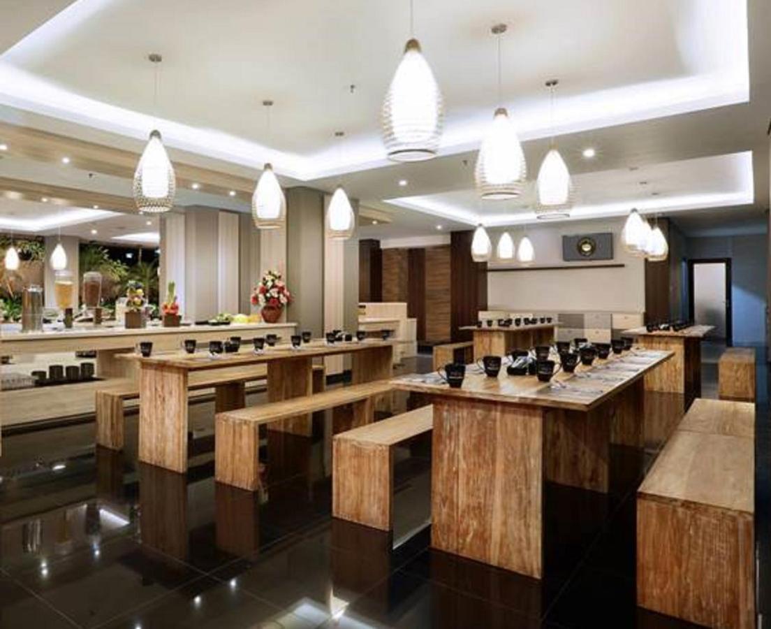 Neo Denpasar By Aston Hotel Exterior photo