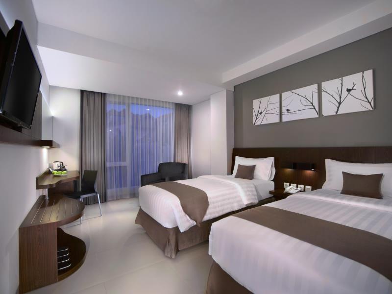Neo Denpasar By Aston Hotel Exterior photo