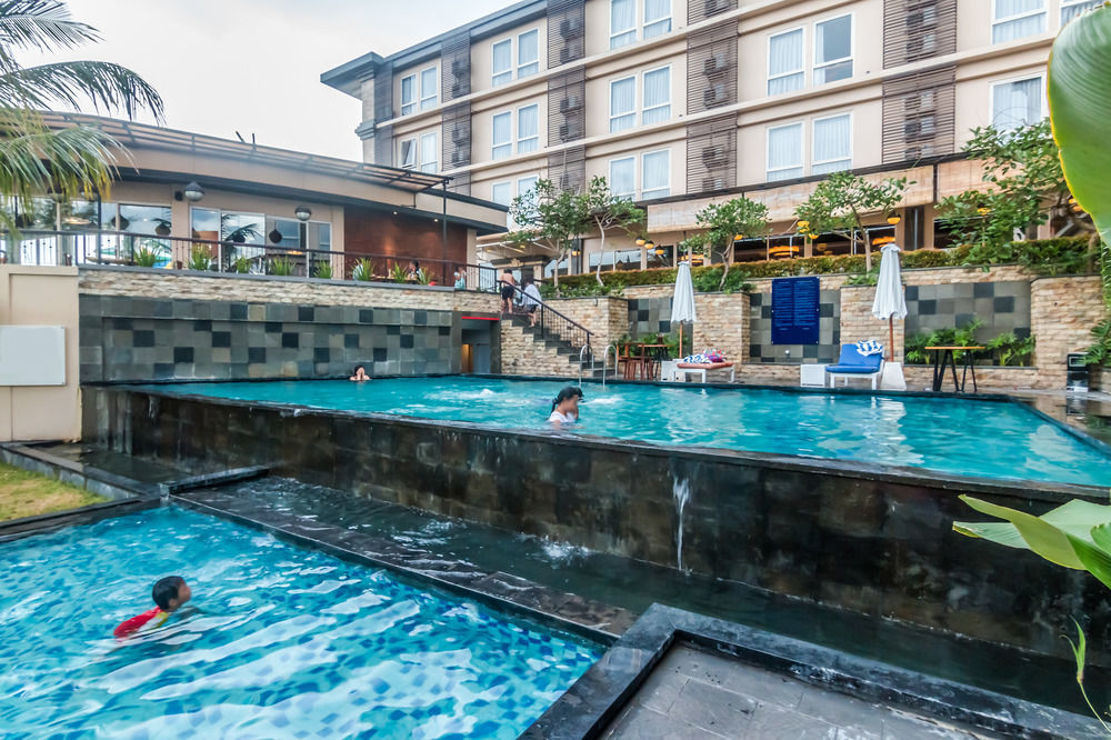 Neo Denpasar By Aston Hotel Exterior photo