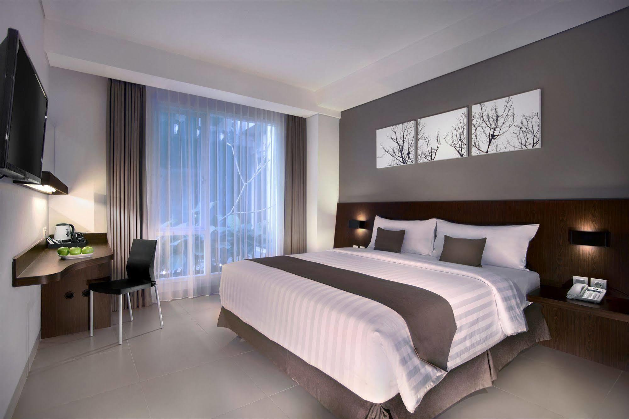 Neo Denpasar By Aston Hotel Exterior photo