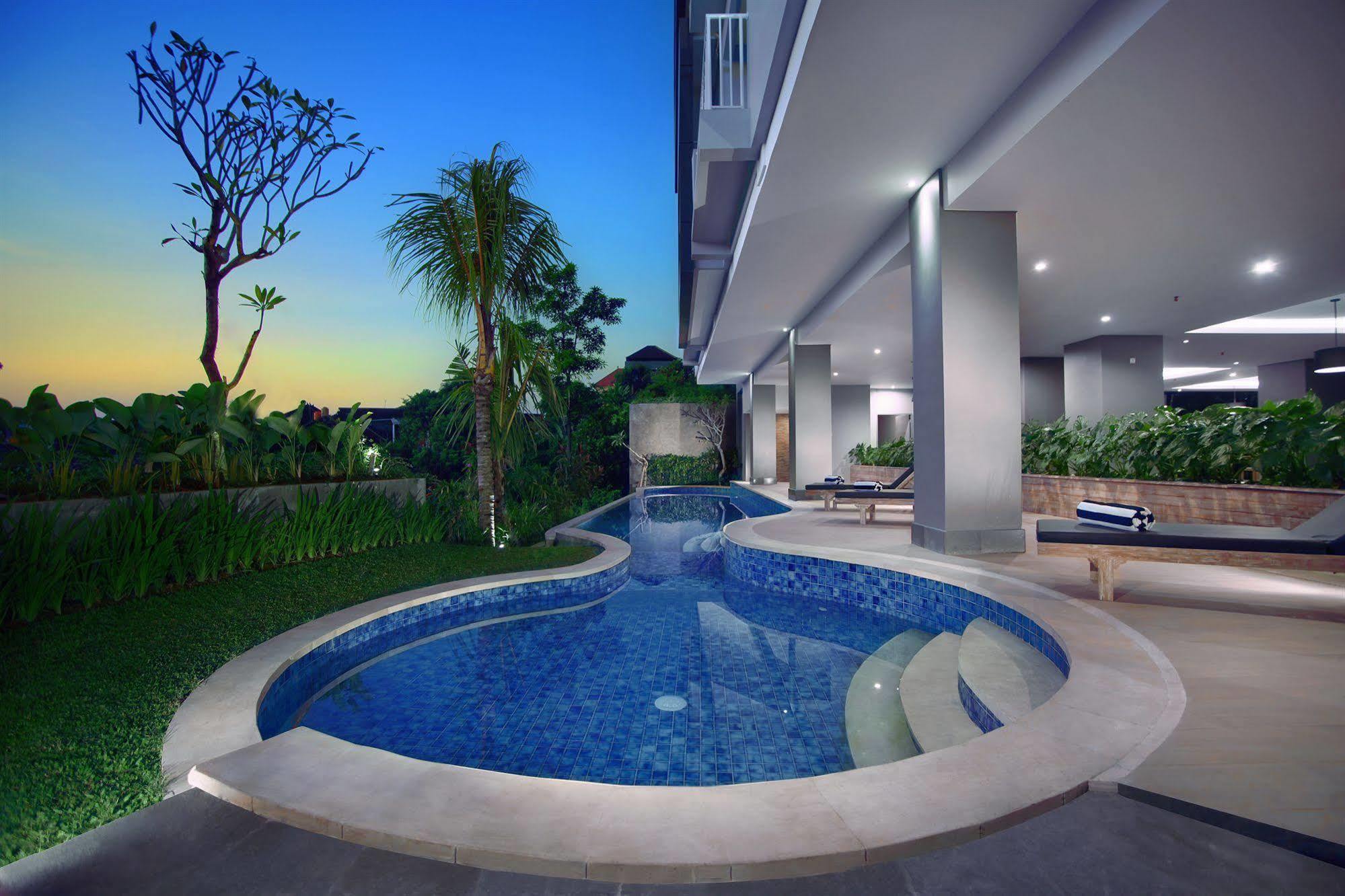 Neo Denpasar By Aston Hotel Exterior photo